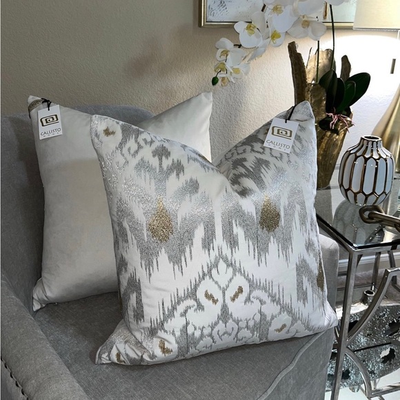 1- NWT CALLISTO HOME EMBROIDERED DECORATIVE PILLOW(Read description for details) - Picture 4 of 10